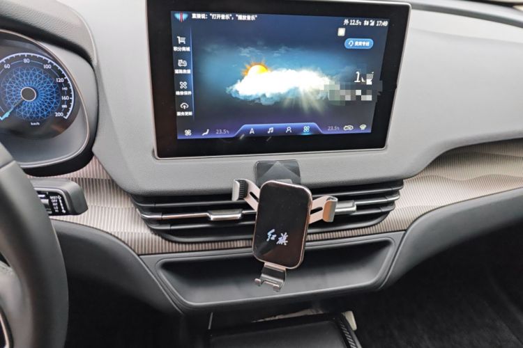 Used Hongqi E-QM5 2022 431 km Charge & Enjoy Edition Audio And AC Panel