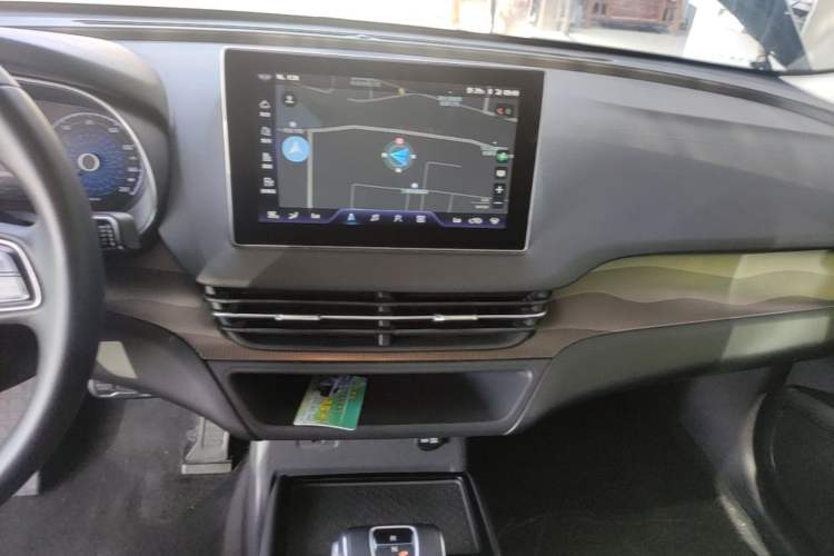Used Hongqi E-QM5 2022 431 km Charge & Enjoy Edition Audio And AC Panel