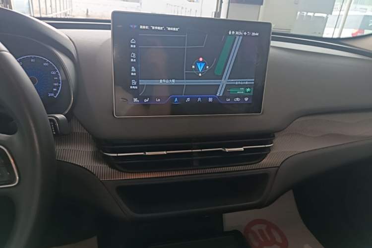 Used Hongqi E-QM5 2022 431 km Charge & Enjoy Edition Audio And AC Panel