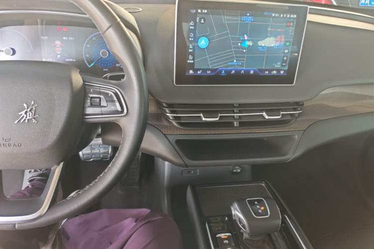 Used Hongqi E-QM5 2022 431 km Charge & Enjoy Edition Audio And AC Panel