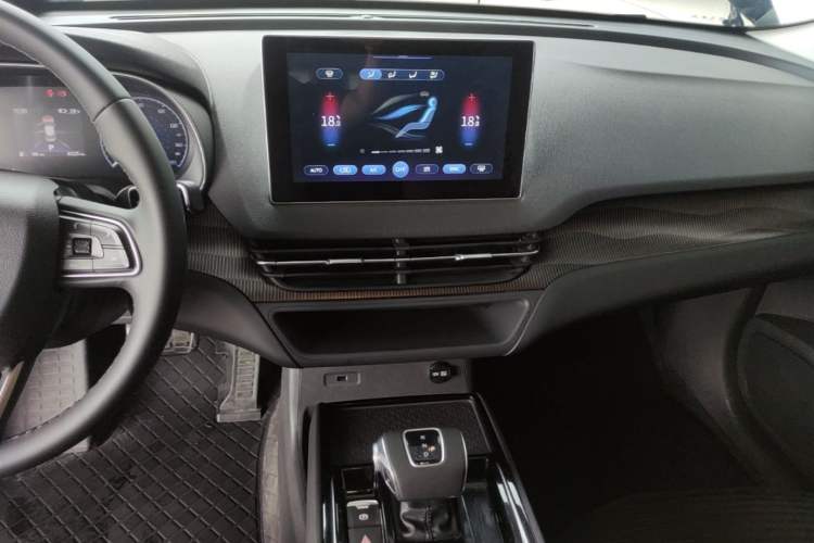 Used Hongqi E-QM5 2022 431 km Charge & Enjoy Edition Audio And AC Panel