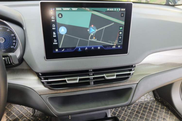 Used Hongqi E-QM5 2022 431 km Charge & Enjoy Edition Audio And AC Panel