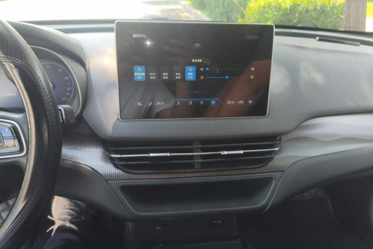 Used Hongqi E-QM5 2022 431 km Charge & Enjoy Edition Audio And AC Panel