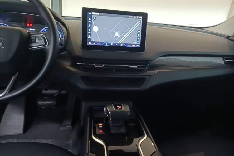 Used Hongqi E-QM5 2022 431 km Charge & Enjoy Edition Audio And AC Panel