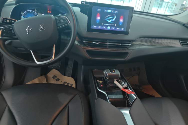Used Hongqi E-QM5 2022 431 km Charge & Enjoy Edition Audio And AC Panel