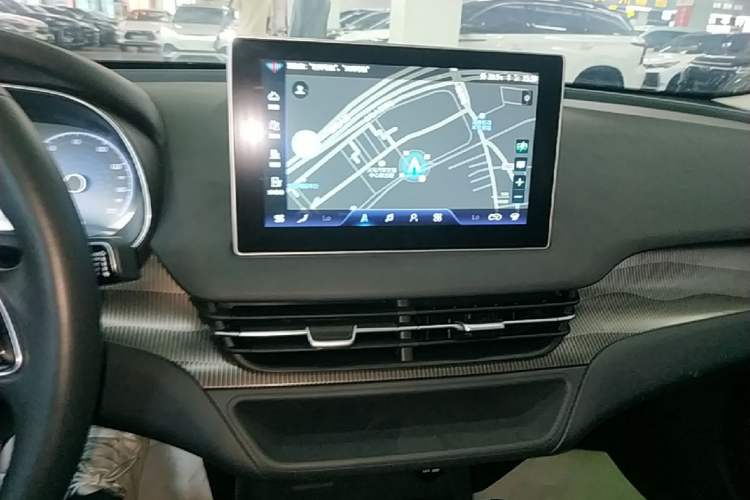 Used Hongqi E-QM5 2022 431 km Charge & Enjoy Edition Audio And AC Panel