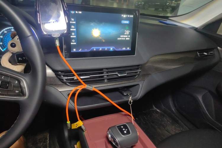 Used Hongqi E-QM5 2022 431 km Charge & Enjoy Edition Audio And AC Panel