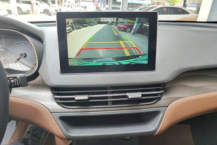 Used Hongqi E-QM5 2022 431 km Charge & Enjoy Edition Audio And AC Panel