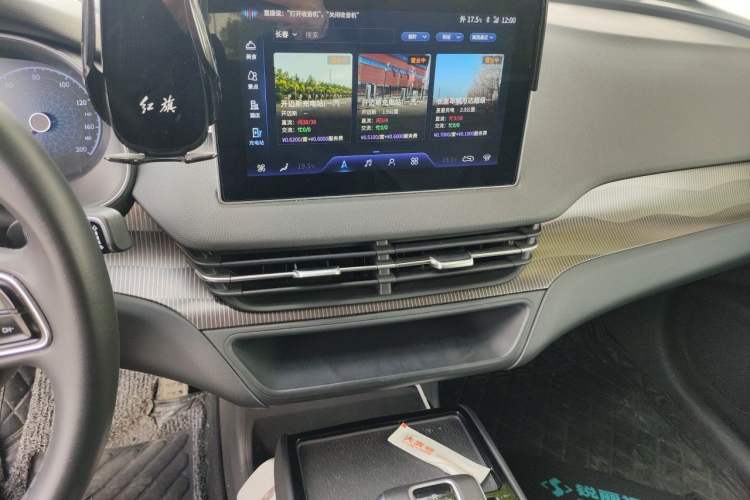 Used Hongqi E-QM5 2022 431 km Charge & Enjoy Edition Audio And AC Panel