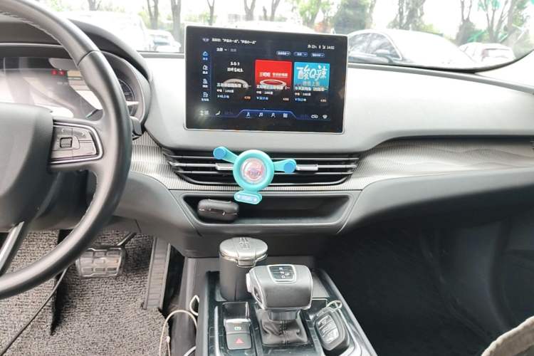 Used Hongqi E-QM5 2022 431 km Charge & Enjoy Edition Audio And AC Panel
