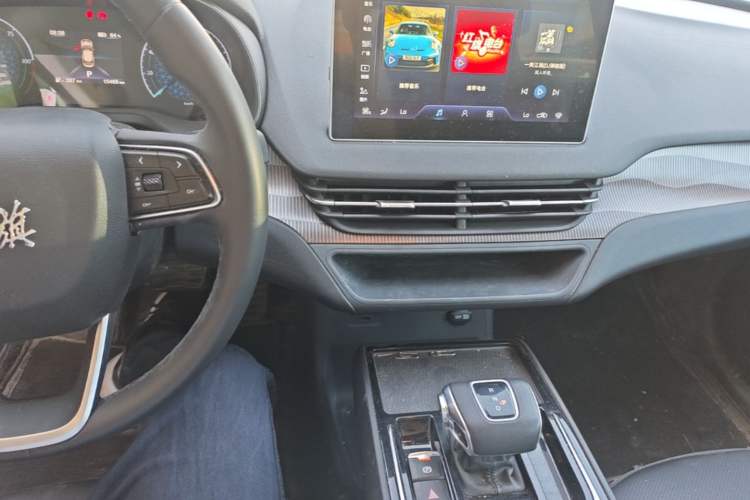 Used Hongqi E-QM5 2022 431 km Charge & Enjoy Edition Audio And AC Panel