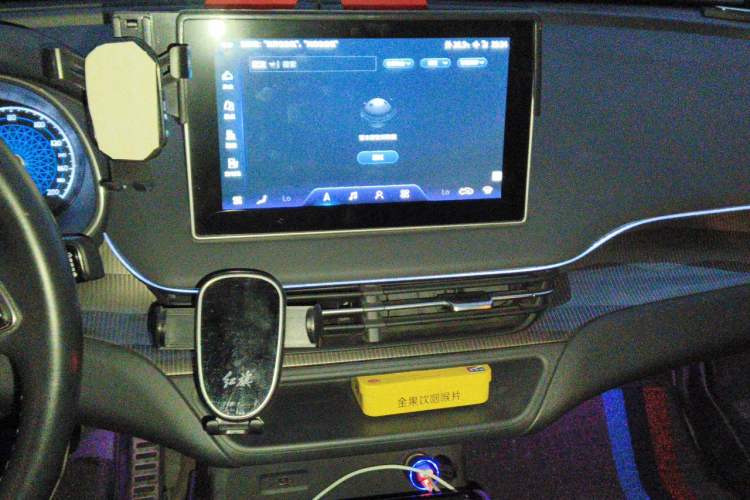Used Hongqi E-QM5 2022 431 km Charge & Enjoy Edition Audio And AC Panel
