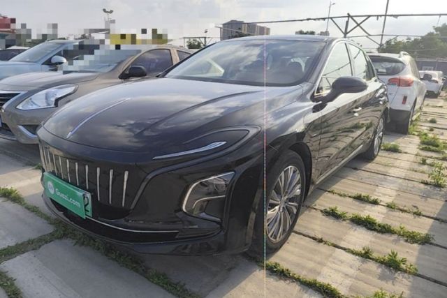 Used Hongqi E-QM5 2022 431 km Charge & Enjoy Edition