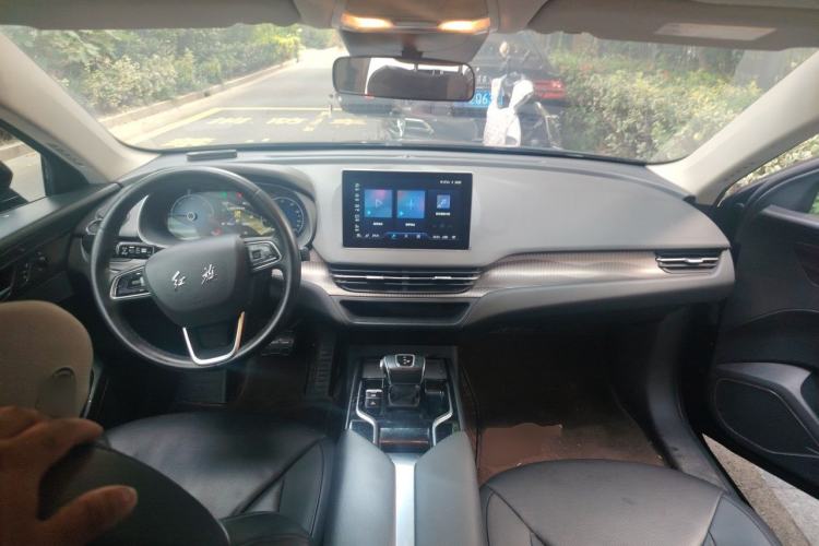 Used Hongqi E-QM5 2022 431 km Charge & Enjoy Edition Center Console