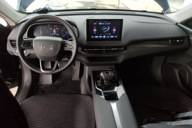 Used Hongqi E-QM5 2022 431 km Charge & Enjoy Edition Center Console