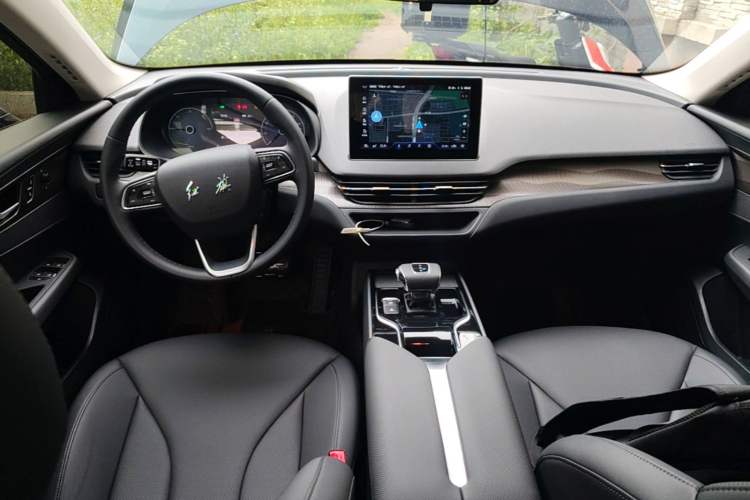 Used Hongqi E-QM5 2022 431 km Charge & Enjoy Edition Center Console