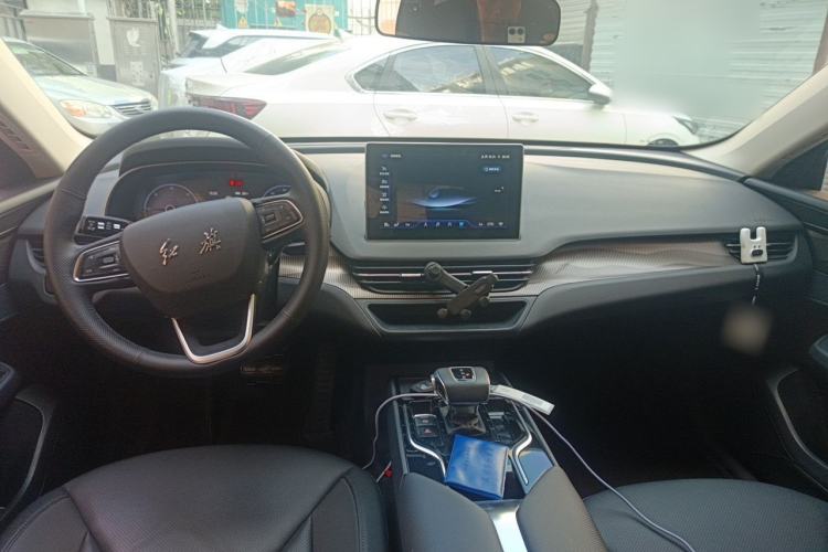 Used Hongqi E-QM5 2022 431 km Charge & Enjoy Edition Center Console