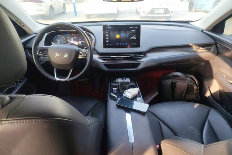 Used Hongqi E-QM5 2022 431 km Charge & Enjoy Edition Center Console