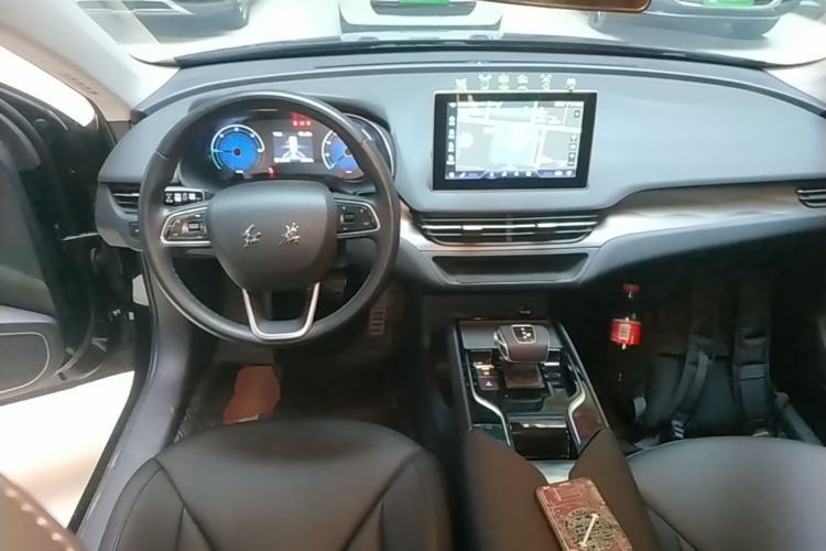 Used Hongqi E-QM5 2022 431 km Charge & Enjoy Edition Center Console