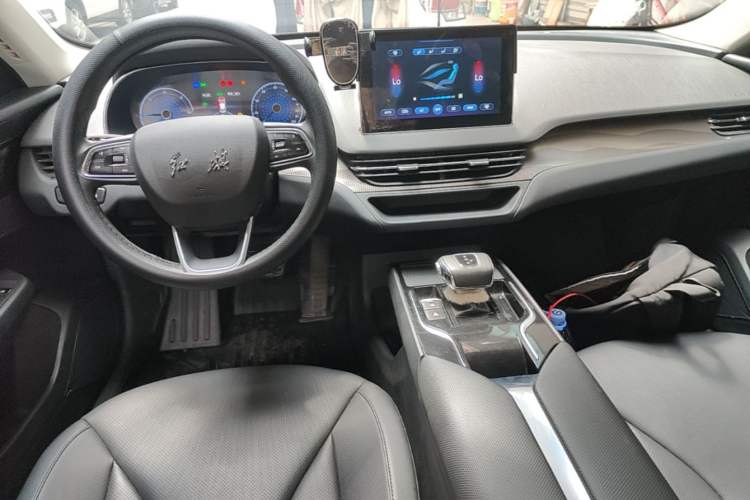 Used Hongqi E-QM5 2022 431 km Charge & Enjoy Edition Center Console