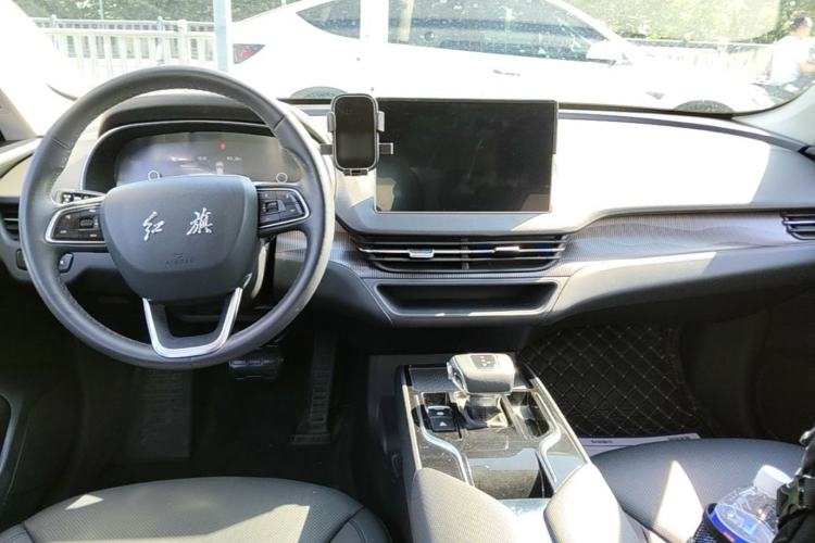 Used Hongqi E-QM5 2022 431 km Charge & Enjoy Edition Center Console