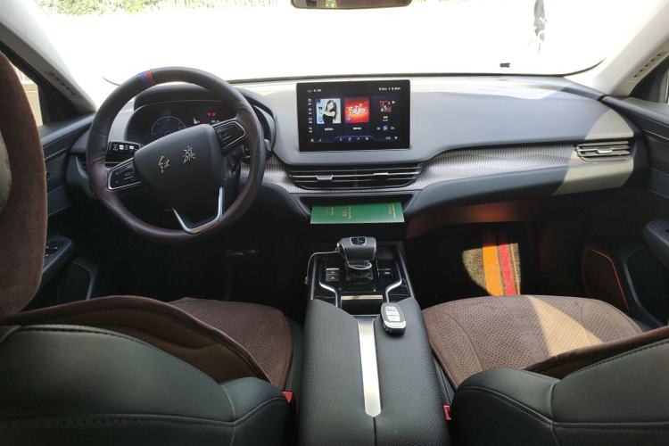 Used Hongqi E-QM5 2022 431 km Charge & Enjoy Edition Center Console