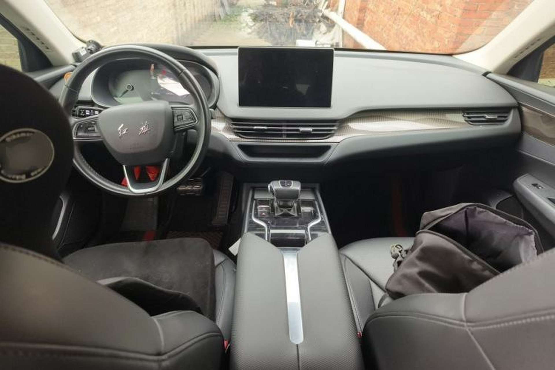 Used Hongqi E-QM5 2022 431 km Charge & Enjoy Edition Center Console