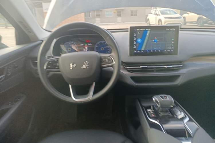Used Hongqi E-QM5 2022 431 km Charge & Enjoy Edition Center Console