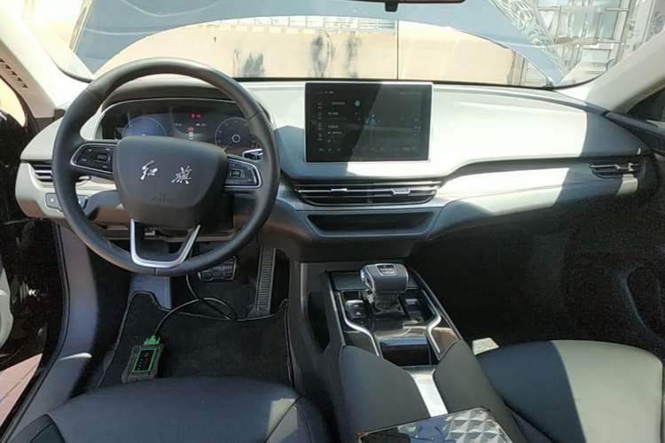 Used Hongqi E-QM5 2022 431 km Charge & Enjoy Edition Center Console