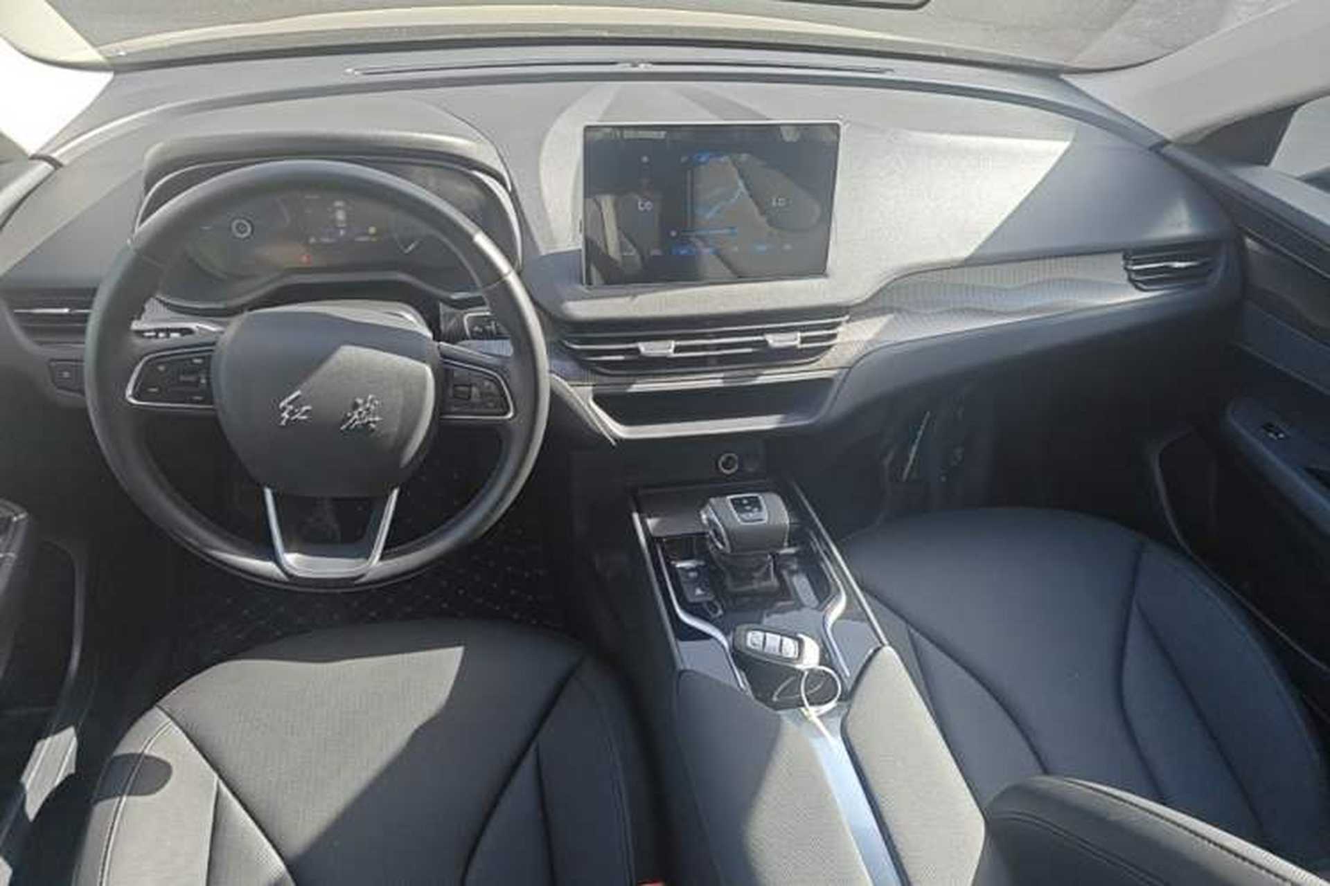 Used Hongqi E-QM5 2022 431 km Charge & Enjoy Edition Center Console