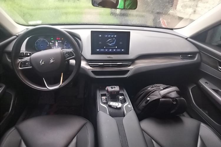 Used Hongqi E-QM5 2022 431 km Charge & Enjoy Edition Center Console