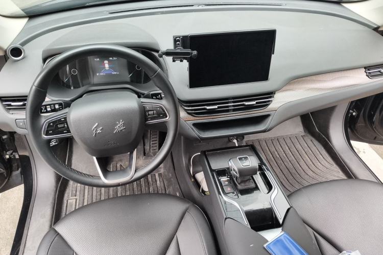 Used Hongqi E-QM5 2022 431 km Charge & Enjoy Edition Center Console