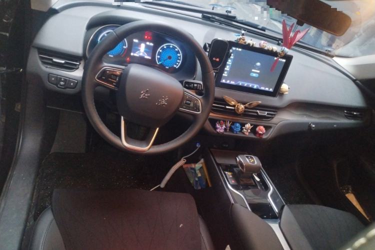 Used Hongqi E-QM5 2022 431 km Charge & Enjoy Edition Center Console