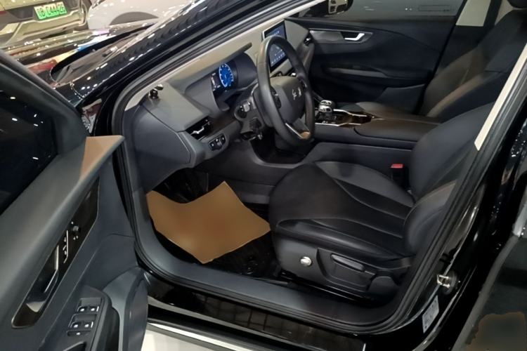 Used Hongqi E-QM5 2022 431 km Charge & Enjoy Edition Driver Seat