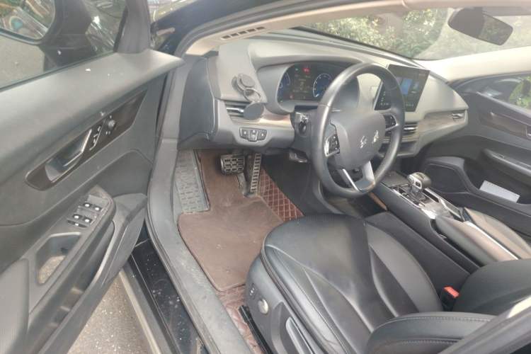 Used Hongqi E-QM5 2022 431 km Charge & Enjoy Edition Driver Seat