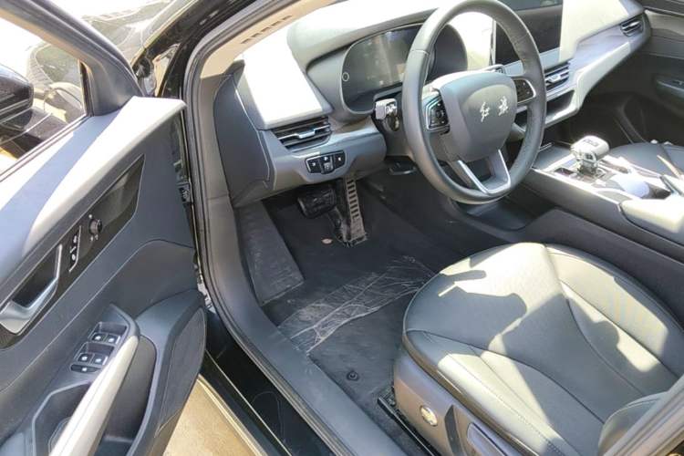 Used Hongqi E-QM5 2022 431 km Charge & Enjoy Edition Driver Seat