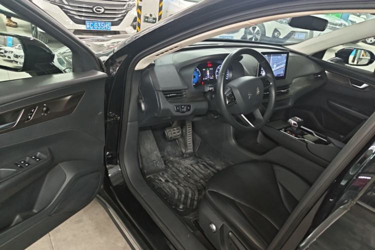 Used Hongqi E-QM5 2022 431 km Charge & Enjoy Edition Driver Seat