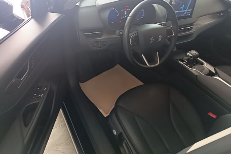 Used Hongqi E-QM5 2022 431 km Charge & Enjoy Edition Driver Seat