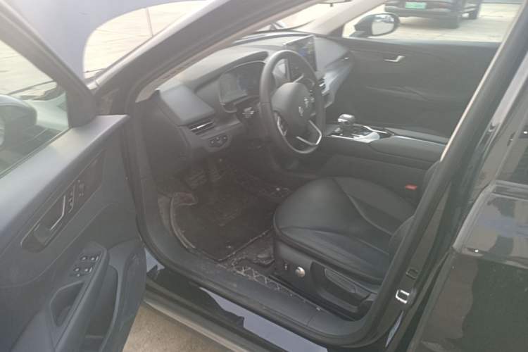 Used Hongqi E-QM5 2022 431 km Charge & Enjoy Edition Driver Seat