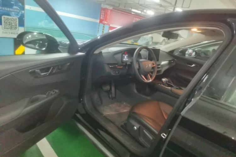 Used Hongqi E-QM5 2022 431 km Charge & Enjoy Edition Driver Seat