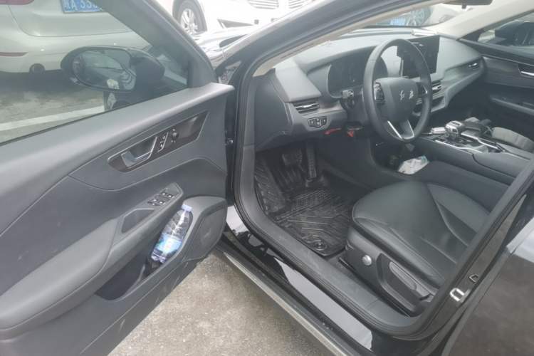 Used Hongqi E-QM5 2022 431 km Charge & Enjoy Edition Driver Seat