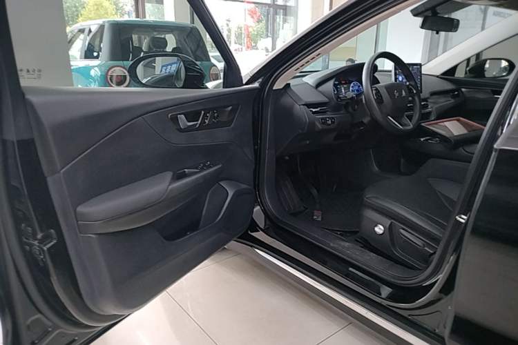 Used Hongqi E-QM5 2022 431 km Charge & Enjoy Edition Driver Seat