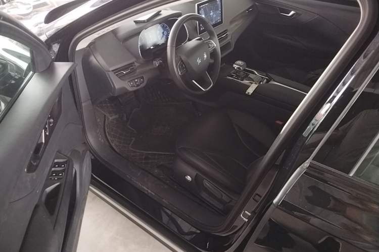 Used Hongqi E-QM5 2022 431 km Charge & Enjoy Edition Driver Seat