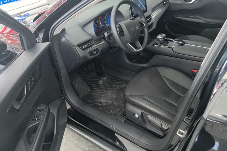 Used Hongqi E-QM5 2022 431 km Charge & Enjoy Edition Driver Seat