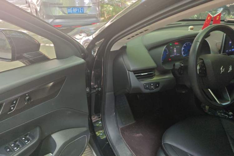 Used Hongqi E-QM5 2022 431 km Charge & Enjoy Edition Driver Seat