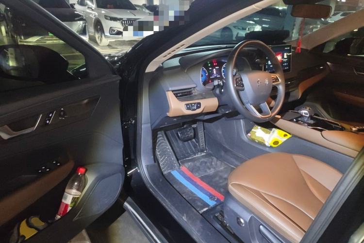 Used Hongqi E-QM5 2022 431 km Charge & Enjoy Edition Driver Seat