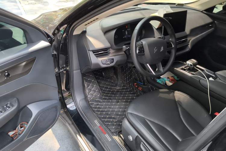 Used Hongqi E-QM5 2022 431 km Charge & Enjoy Edition Driver Seat