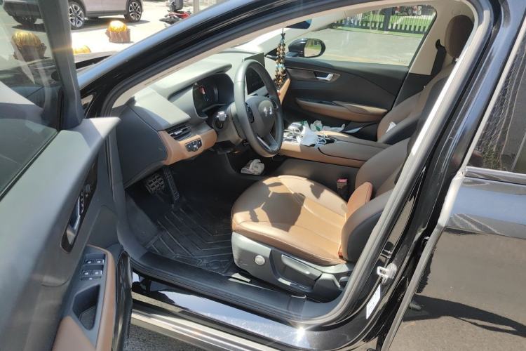 Used Hongqi E-QM5 2022 431 km Charge & Enjoy Edition Driver Seat