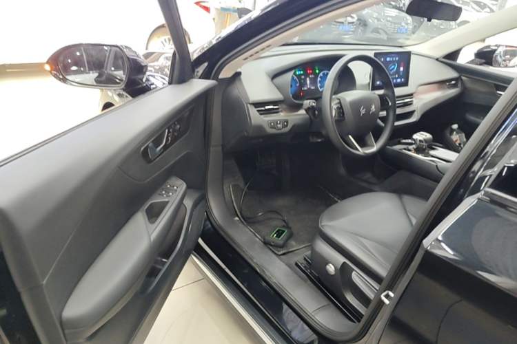 Used Hongqi E-QM5 2022 431 km Charge & Enjoy Edition Driver Seat