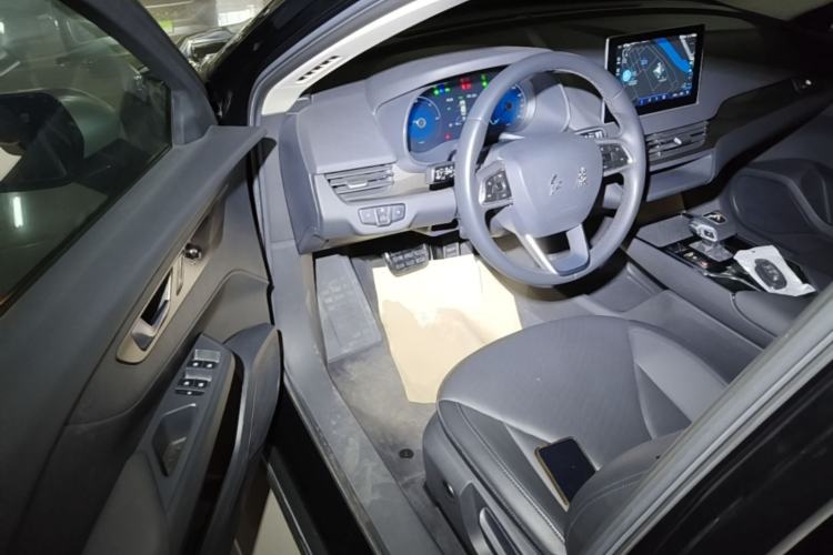Used Hongqi E-QM5 2022 431 km Charge & Enjoy Edition Driver Seat